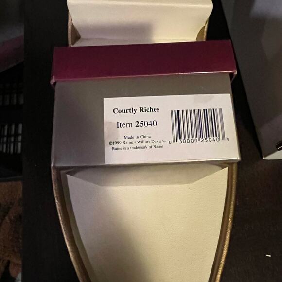 Just the Right Shoe Courtly Riches - Picture 4 of 13